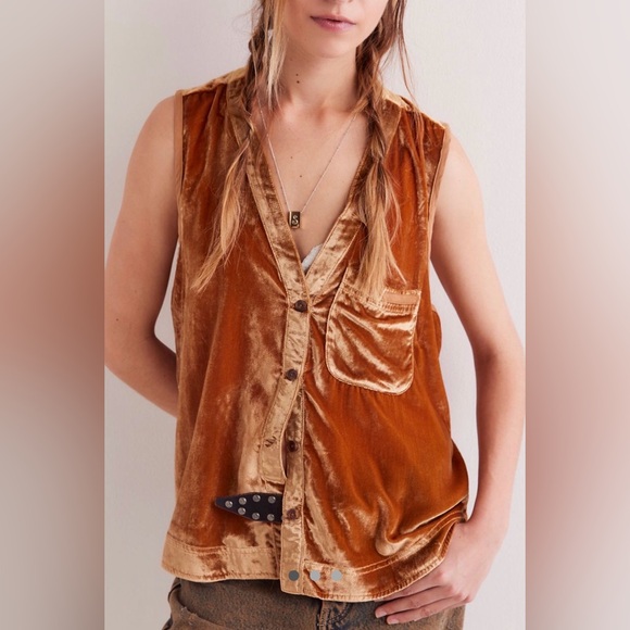We The Free Tops - We The Free Velvet South
Side  Amber small new vest free people